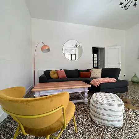 Nature & Medieval, De Charme 4 Etoiles Apartment