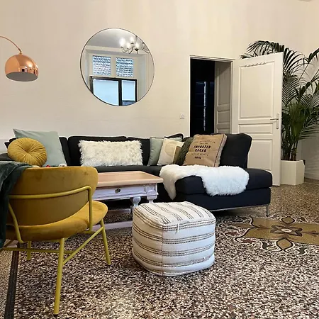 Apartment Nature & Medieval, De Charme 4 Etoiles